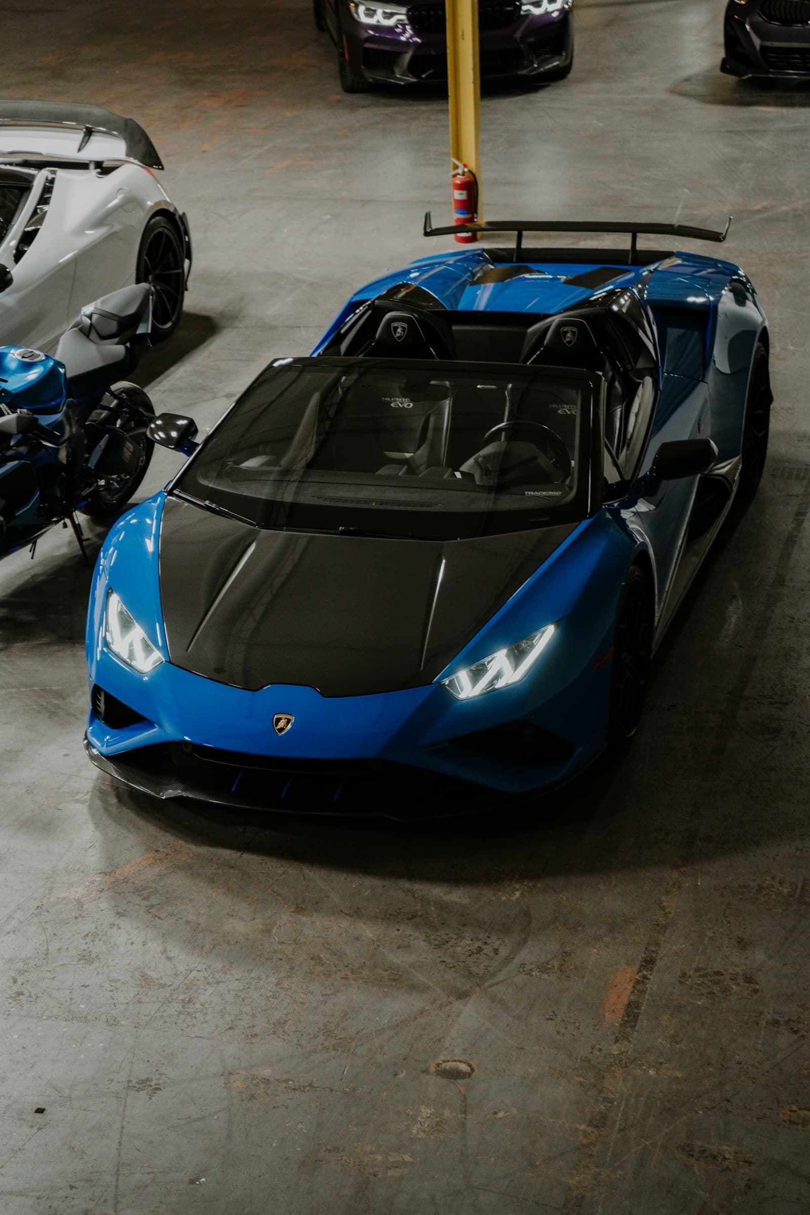 Stock blue Lamborghini Huracán, before wrap render