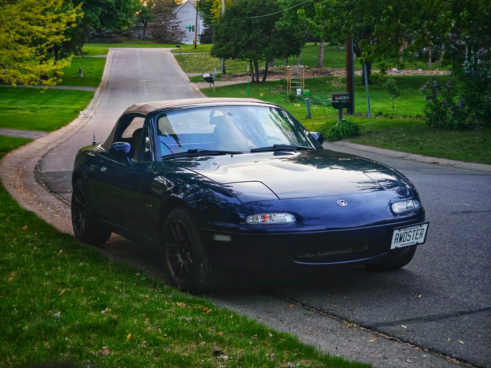 Stock dark blue Mazda Miata NA, before JDM render