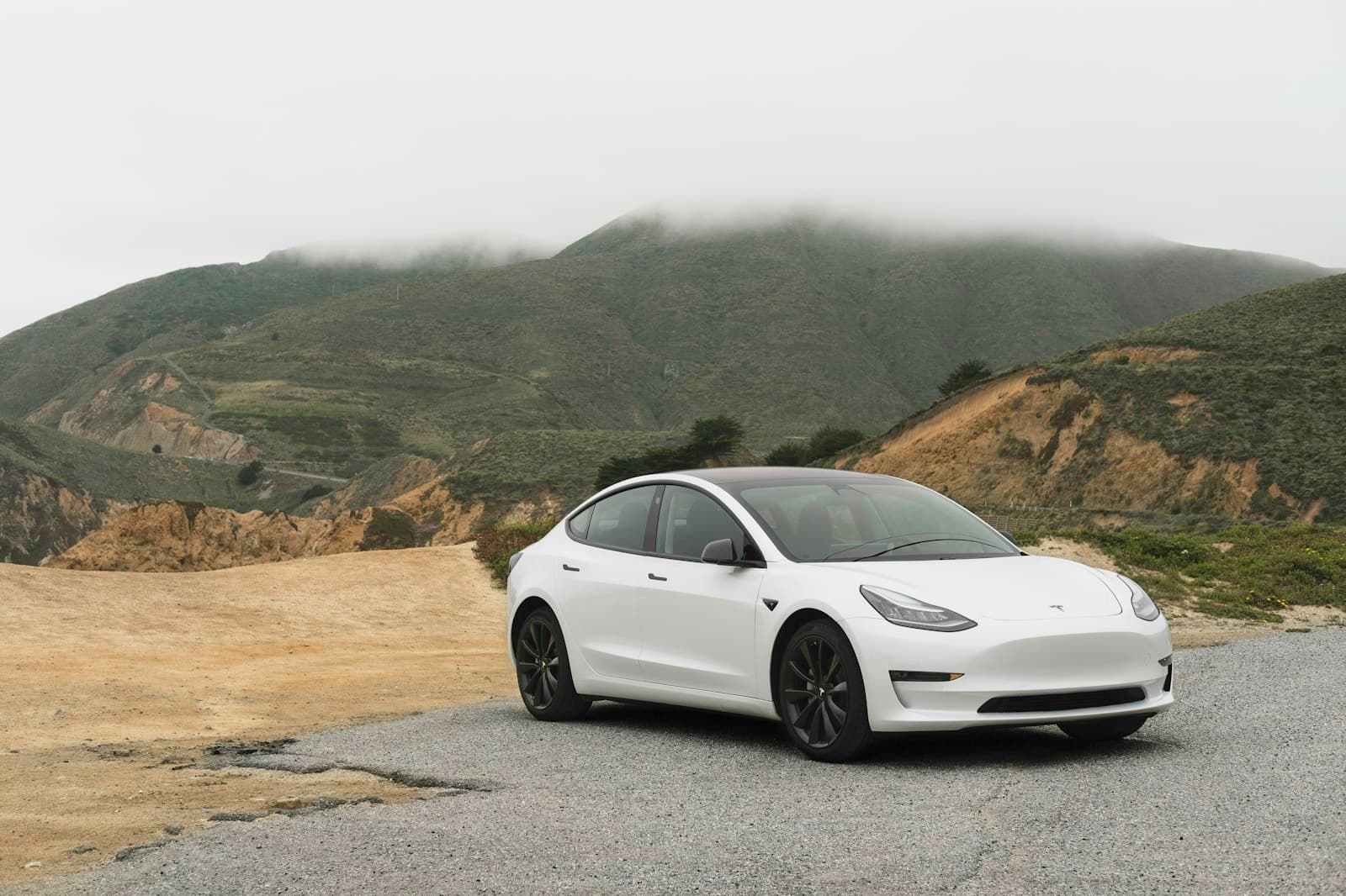 Stock white Tesla Model 3, before wrap render